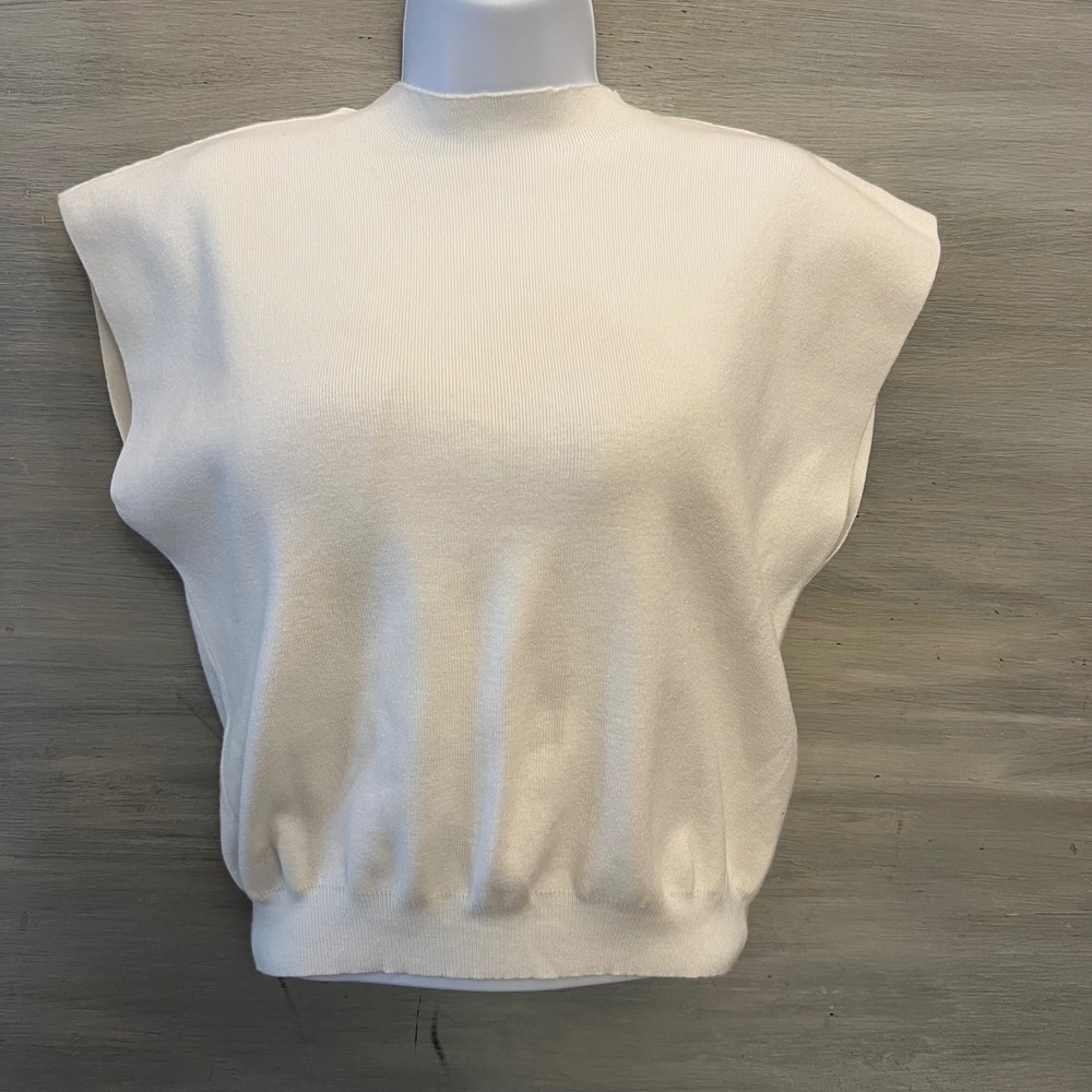 L. Love Cream Knit Turtleneck Cap‎ Sleeve Sweater Size Medium Good Condition